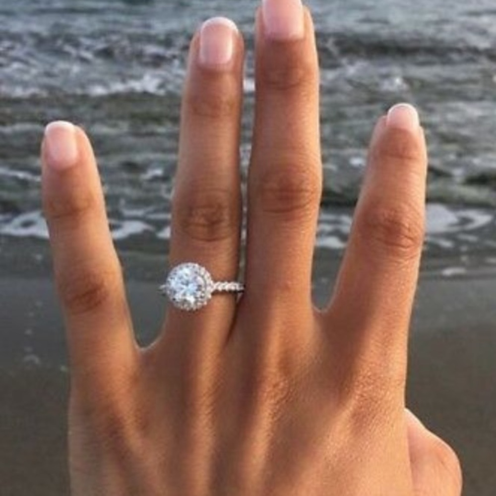 New 925 Sterling silver diamond 💍 ring